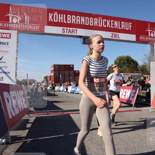 03.10.2025 - Köhlbrandbrückenlauf Lena Gebhardt http://msf.ph/oto/9043950 03.10.2025 13:19:25 Ziel 4593, 4691, 4725, 4828, 4971, 4996, 5009, 5405, 5443, 5451, 5578, 5853, 6057, 6225, 6226, 6230, 6576, 6753, 6776 meine-sportfotos.de