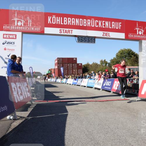 03.10.2025 - Köhlbrandbrückenlauf Lena Gebhardt http://msf.ph/oto/9043952 03.10.2025 12:59:56 Ziel 4074, 4554, 6142, 6254, 6601 meine-sportfotos.de