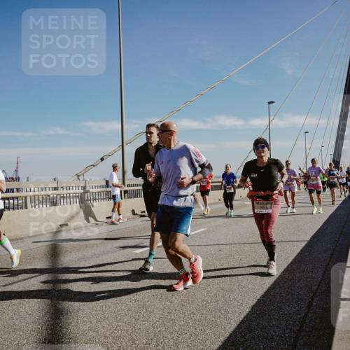 03.10.2025 - Köhlbrandbrückenlauf Michael Burmester http://msf.ph/oto/9043960 03.10.2025 12:25:40 Position 1  meine-sportfotos.de