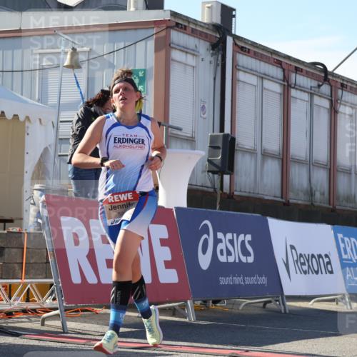 03.10.2025 - Köhlbrandbrückenlauf Luisa Fischer http://msf.ph/oto/9043961 03.10.2025 13:40:07 Ziel 5252, 5487, 5831, 5832, 5835, 5990, 6109, 6522 meine-sportfotos.de