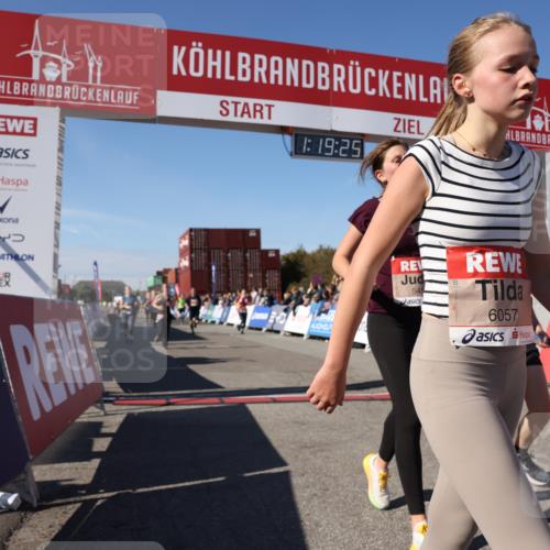 03.10.2025 - Köhlbrandbrückenlauf Lena Gebhardt http://msf.ph/oto/9043962 03.10.2025 13:19:25 Ziel 4593, 4691, 4725, 4828, 4971, 4996, 5009, 5405, 5443, 5451, 5578, 5853, 6057, 6225, 6226, 6230, 6576, 6753, 6776 meine-sportfotos.de