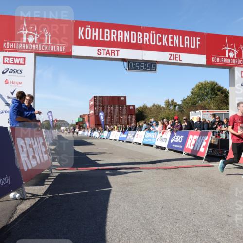 03.10.2025 - Köhlbrandbrückenlauf Lena Gebhardt http://msf.ph/oto/9043963 03.10.2025 12:59:56 Ziel 4074, 4554, 6142, 6254, 6601 meine-sportfotos.de