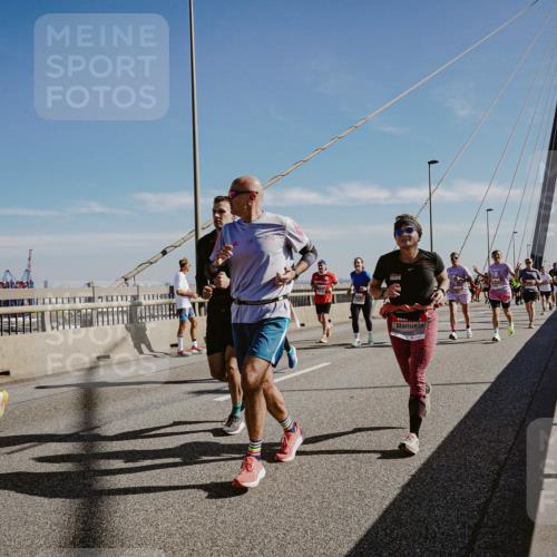 03.10.2025 - Köhlbrandbrückenlauf Michael Burmester http://msf.ph/oto/9043965 03.10.2025 12:25:41 Position 1  meine-sportfotos.de