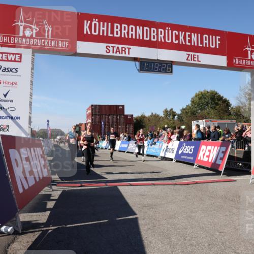 03.10.2025 - Köhlbrandbrückenlauf Lena Gebhardt http://msf.ph/oto/9043985 03.10.2025 13:19:27 Ziel 4593, 4691, 4725, 4971, 4996, 5009, 5405, 5443, 5451, 5578, 6057, 6225, 6226, 6230, 6576, 6753, 6776 meine-sportfotos.de