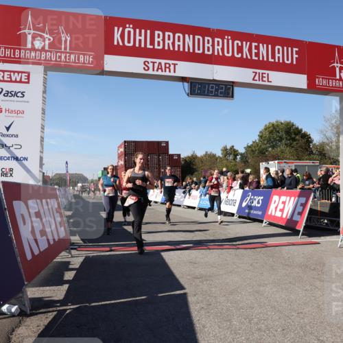 03.10.2025 - Köhlbrandbrückenlauf Lena Gebhardt http://msf.ph/oto/9044006 03.10.2025 13:19:28 Ziel 4593, 4691, 4971, 5009, 5405, 5443, 5451, 5578, 6057, 6230, 6576, 6753, 6776 meine-sportfotos.de