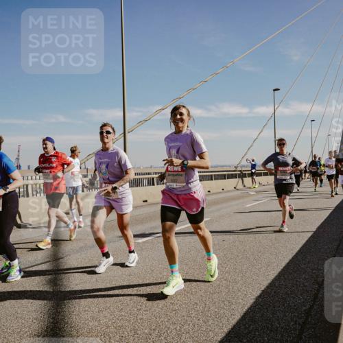 03.10.2025 - Köhlbrandbrückenlauf Michael Burmester http://msf.ph/oto/9044008 03.10.2025 12:25:43 Position 1 6222 meine-sportfotos.de