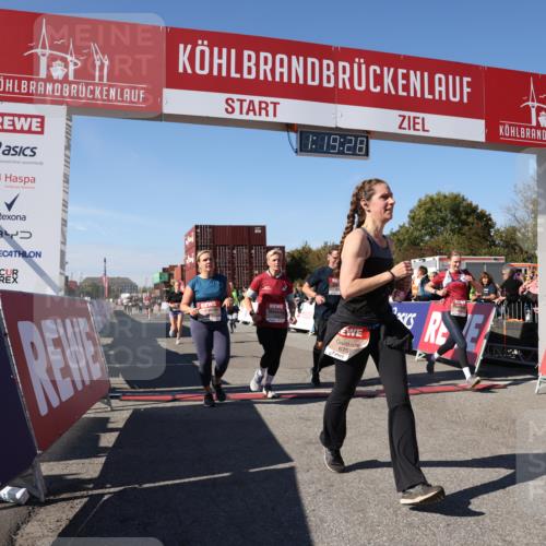 03.10.2025 - Köhlbrandbrückenlauf Lena Gebhardt http://msf.ph/oto/9044032 03.10.2025 13:19:29 Ziel 4593, 4691, 4971, 5009, 5405, 5443, 5451, 5578, 6057, 6230, 6576, 6753, 6776 meine-sportfotos.de