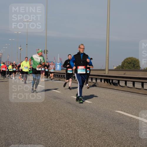 03.10.2025 - Köhlbrandbrückenlauf Fabian Wolf http://msf.ph/oto/9044043 03.10.2025 09:56:52 Position 3 2215 meine-sportfotos.de