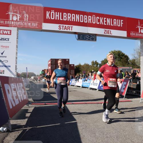 03.10.2025 - Köhlbrandbrückenlauf Lena Gebhardt http://msf.ph/oto/9044048 03.10.2025 13:19:29 Ziel 4593, 4691, 4971, 5009, 5405, 5443, 5451, 5578, 6057, 6230, 6576, 6753, 6776 meine-sportfotos.de