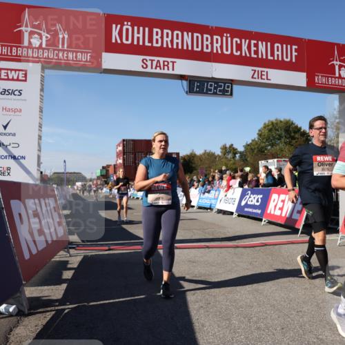 03.10.2025 - Köhlbrandbrückenlauf Lena Gebhardt http://msf.ph/oto/9044054 03.10.2025 13:19:30 Ziel 4691, 4971, 5009, 5405, 5443, 5451, 5578, 5838, 6057, 6230, 6753, 6776 meine-sportfotos.de