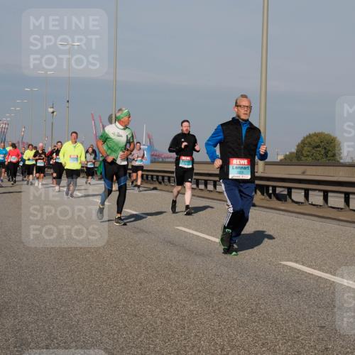 03.10.2025 - Köhlbrandbrückenlauf Fabian Wolf http://msf.ph/oto/9044062 03.10.2025 09:56:53 Position 3 15, 2215 meine-sportfotos.de
