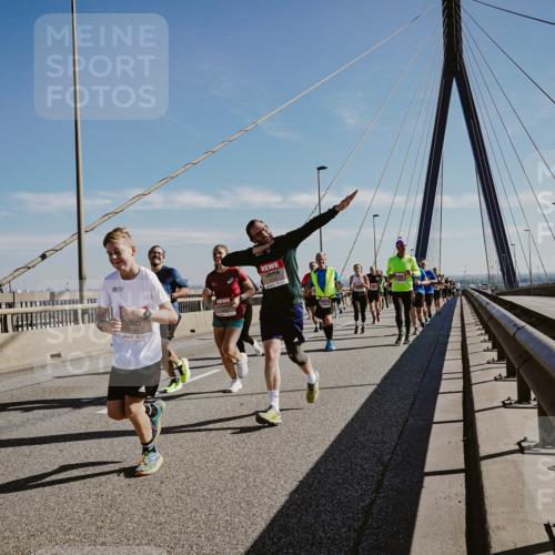 03.10.2025 - Köhlbrandbrückenlauf Michael Burmester http://msf.ph/oto/9044064 03.10.2025 12:25:47 Position 1  meine-sportfotos.de