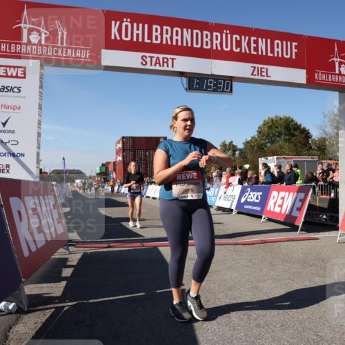 03.10.2025 - Köhlbrandbrückenlauf Lena Gebhardt http://msf.ph/oto/9044065 03.10.2025 13:19:30 Ziel 4691, 4971, 5009, 5405, 5443, 5451, 5578, 5838, 6057, 6230, 6753, 6776 meine-sportfotos.de
