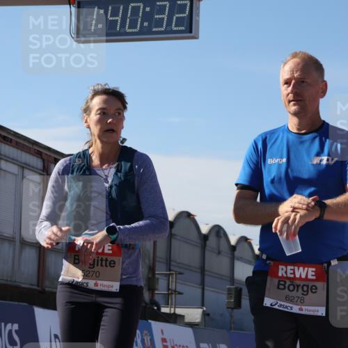 03.10.2025 - Köhlbrandbrückenlauf Luisa Fischer http://msf.ph/oto/9044074 03.10.2025 13:40:31 Ziel 5270, 5613, 6245, 6278, 6284 meine-sportfotos.de