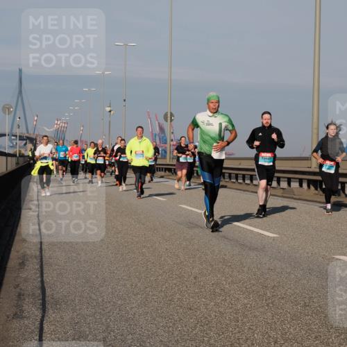03.10.2025 - Köhlbrandbrückenlauf Fabian Wolf http://msf.ph/oto/9044088 03.10.2025 09:56:54 Position 3 15, 2215 meine-sportfotos.de