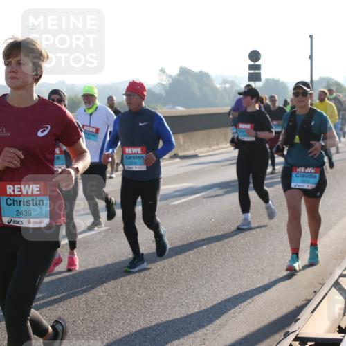 03.10.2025 - Köhlbrandbrückenlauf Lena Gebhardt http://msf.ph/oto/9044114 03.10.2025 09:27:03 Position 1 2439, 2248 meine-sportfotos.de