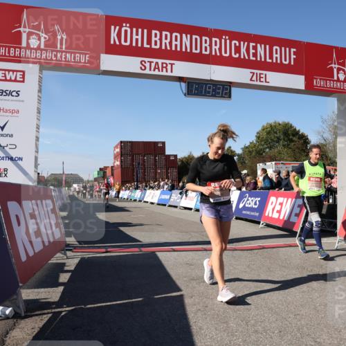 03.10.2025 - Köhlbrandbrückenlauf Lena Gebhardt http://msf.ph/oto/9044115 03.10.2025 13:19:32 Ziel 4691, 4971, 5009, 5405, 5443, 5451, 5578, 5838, 6230, 6753, 6776 meine-sportfotos.de