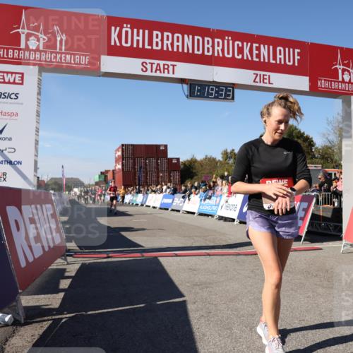 03.10.2025 - Köhlbrandbrückenlauf Lena Gebhardt http://msf.ph/oto/9044127 03.10.2025 13:19:33 Ziel 4691, 4971, 5009, 5405, 5443, 5451, 5578, 5838, 6230, 6753, 6776 meine-sportfotos.de