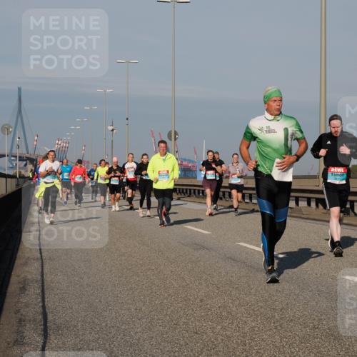 03.10.2025 - Köhlbrandbrückenlauf Fabian Wolf http://msf.ph/oto/9044131 03.10.2025 09:56:55 Position 3 3515 meine-sportfotos.de