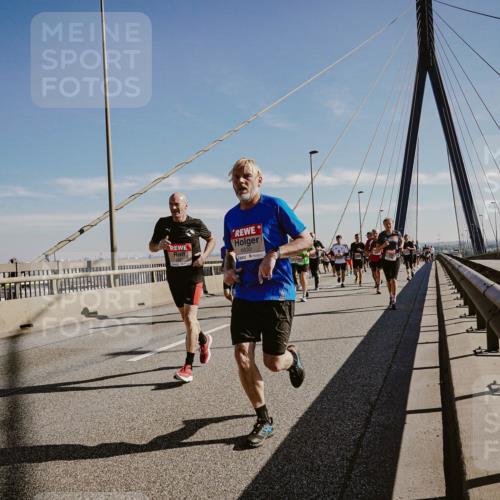 03.10.2025 - Köhlbrandbrückenlauf Michael Burmester http://msf.ph/oto/9044138 03.10.2025 12:25:52 Position 1  meine-sportfotos.de