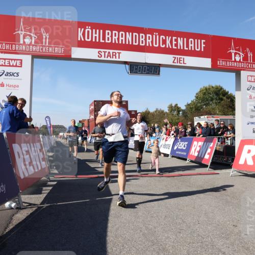 03.10.2025 - Köhlbrandbrückenlauf Lena Gebhardt http://msf.ph/oto/9044140 03.10.2025 13:00:12 Ziel 4020, 4192, 4250, 4261, 4319, 6097, 6203, 6368, 6760, 6798 meine-sportfotos.de