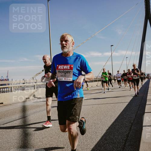 03.10.2025 - Köhlbrandbrückenlauf Michael Burmester http://msf.ph/oto/9044145 03.10.2025 12:25:52 Position 1 6630 meine-sportfotos.de