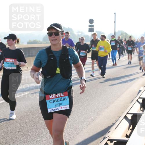 03.10.2025 - Köhlbrandbrückenlauf Lena Gebhardt http://msf.ph/oto/9044154 03.10.2025 09:27:05 Position 1 2014, 2830 meine-sportfotos.de