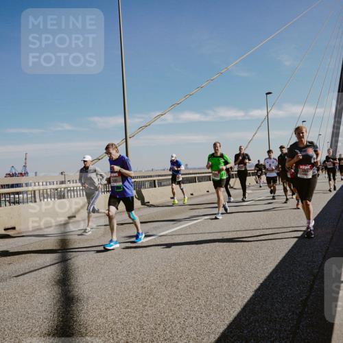 03.10.2025 - Köhlbrandbrückenlauf Michael Burmester http://msf.ph/oto/9044164 03.10.2025 12:25:53 Position 1  meine-sportfotos.de