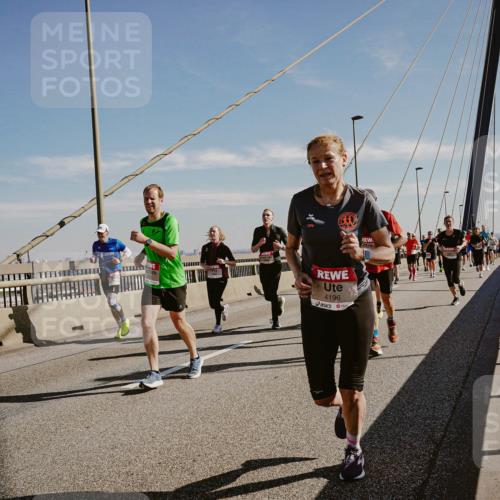 03.10.2025 - Köhlbrandbrückenlauf Michael Burmester http://msf.ph/oto/9044175 03.10.2025 12:25:54 Position 1 4196 meine-sportfotos.de
