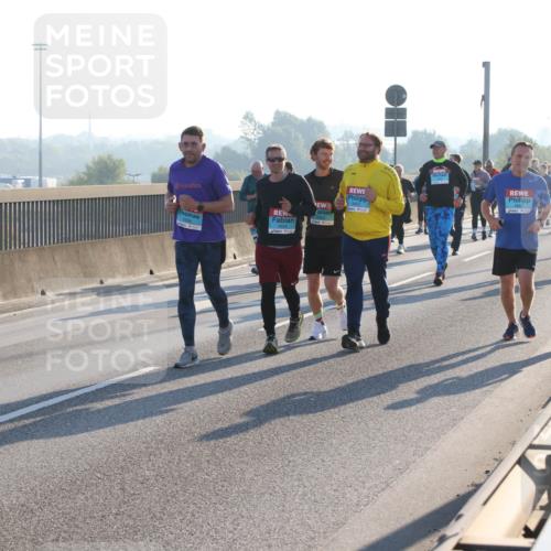 03.10.2025 - Köhlbrandbrückenlauf Lena Gebhardt http://msf.ph/oto/9044196 03.10.2025 09:27:07 Position 1 2390 meine-sportfotos.de