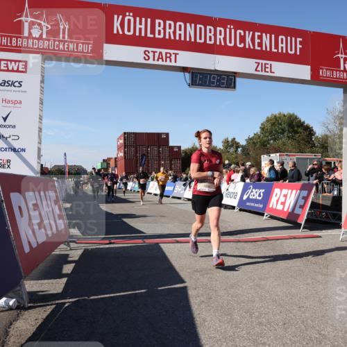 03.10.2025 - Köhlbrandbrückenlauf Lena Gebhardt http://msf.ph/oto/9044198 03.10.2025 13:19:38 Ziel 4691, 4971, 4981, 5047, 5148, 5405, 5578, 5647, 5648, 5650, 5838, 5931, 5975, 6382, 6383, 6600, 6776 meine-sportfotos.de