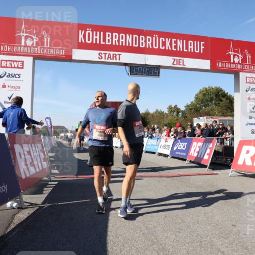 03.10.2025 - Köhlbrandbrückenlauf Lena Gebhardt http://msf.ph/oto/9044207 03.10.2025 13:00:14 Ziel 4020, 4192, 4250, 4261, 6097, 6203, 6236, 6760, 6798 meine-sportfotos.de