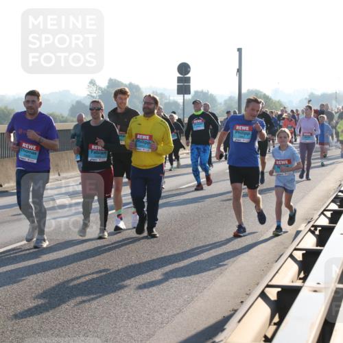 03.10.2025 - Köhlbrandbrückenlauf Lena Gebhardt http://msf.ph/oto/9044211 03.10.2025 09:27:08 Position 1  meine-sportfotos.de