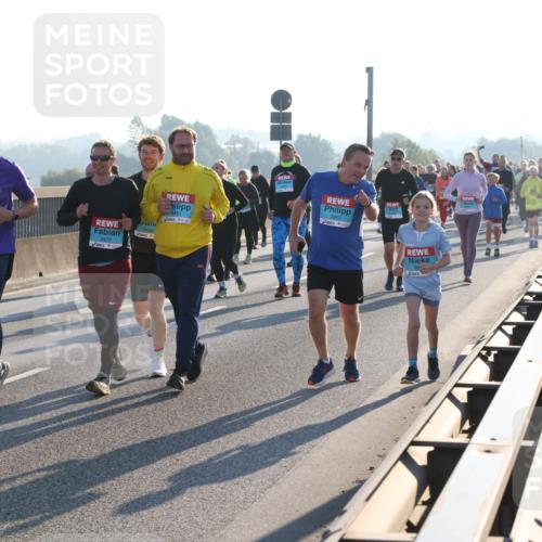 03.10.2025 - Köhlbrandbrückenlauf Lena Gebhardt http://msf.ph/oto/9044230 03.10.2025 09:27:08 Position 1 2988, 3429 meine-sportfotos.de