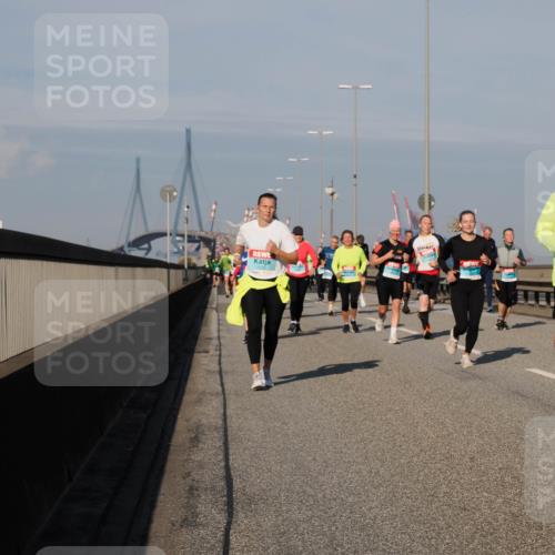 03.10.2025 - Köhlbrandbrückenlauf Fabian Wolf http://msf.ph/oto/9044236 03.10.2025 09:56:59 Position 3 1228, 1220 meine-sportfotos.de