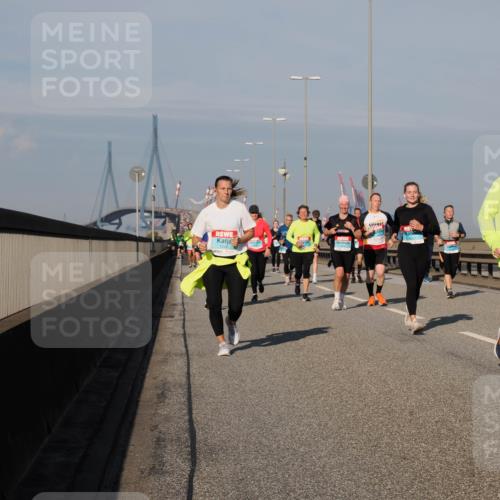 03.10.2025 - Köhlbrandbrückenlauf Fabian Wolf http://msf.ph/oto/9044243 03.10.2025 09:56:59 Position 3 1228, 1220 meine-sportfotos.de