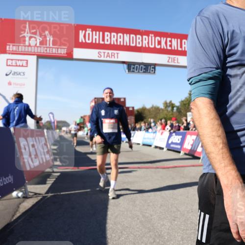 03.10.2025 - Köhlbrandbrückenlauf Lena Gebhardt http://msf.ph/oto/9044245 03.10.2025 13:00:16 Ziel 4020, 4192, 4250, 4261, 6097, 6203, 6236, 6707, 6760, 6798 meine-sportfotos.de
