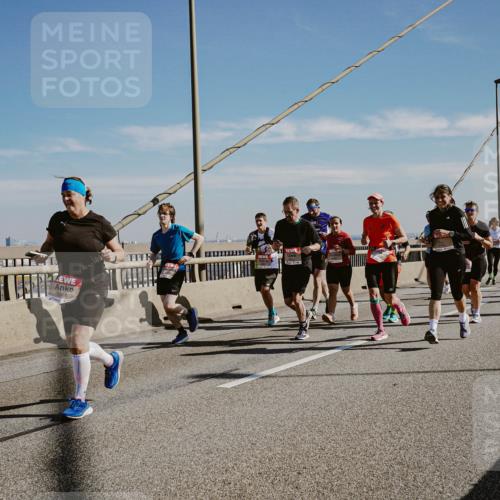 03.10.2025 - Köhlbrandbrückenlauf Michael Burmester http://msf.ph/oto/9044251 03.10.2025 12:25:59 Position 1  meine-sportfotos.de