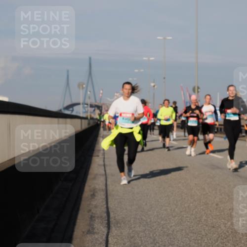 03.10.2025 - Köhlbrandbrückenlauf Fabian Wolf http://msf.ph/oto/9044258 03.10.2025 09:57:00 Position 3  meine-sportfotos.de