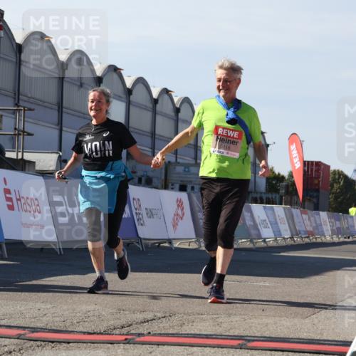 03.10.2025 - Köhlbrandbrückenlauf Luisa Fischer http://msf.ph/oto/9044263 03.10.2025 13:41:11 Ziel 5116, 5121, 5197, 5421, 6317, 6437 meine-sportfotos.de