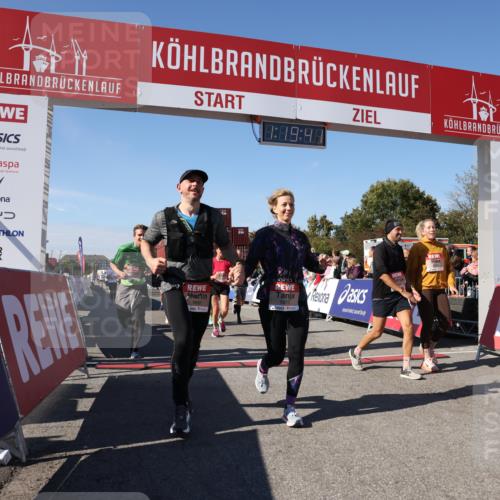 03.10.2025 - Köhlbrandbrückenlauf Lena Gebhardt http://msf.ph/oto/9044270 03.10.2025 13:19:42 Ziel 4981, 5047, 5148, 5647, 5648, 5650, 5838, 5931, 5975, 6382, 6383, 6509, 6600, 6660, 6730 meine-sportfotos.de