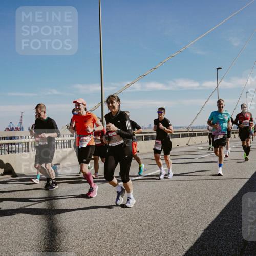 03.10.2025 - Köhlbrandbrückenlauf Michael Burmester http://msf.ph/oto/9044275 03.10.2025 12:26:01 Position 1  meine-sportfotos.de