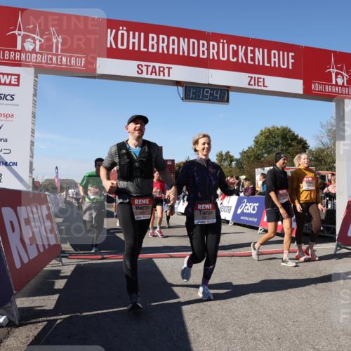 03.10.2025 - Köhlbrandbrückenlauf Lena Gebhardt http://msf.ph/oto/9044277 03.10.2025 13:19:42 Ziel 4981, 5047, 5148, 5647, 5648, 5650, 5838, 5931, 5975, 6382, 6383, 6509, 6600, 6660, 6730 meine-sportfotos.de
