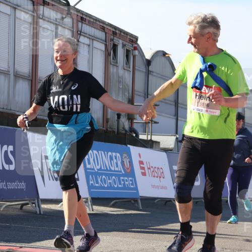 03.10.2025 - Köhlbrandbrückenlauf Luisa Fischer http://msf.ph/oto/9044285 03.10.2025 13:41:13 Ziel 5116, 5121, 5197, 5421, 6317, 6437 meine-sportfotos.de