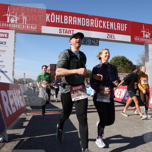 03.10.2025 - Köhlbrandbrückenlauf Lena Gebhardt http://msf.ph/oto/9044286 03.10.2025 13:19:42 Ziel 4981, 5047, 5148, 5647, 5648, 5650, 5838, 5931, 5975, 6382, 6383, 6509, 6600, 6660, 6730 meine-sportfotos.de