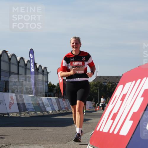 03.10.2025 - Köhlbrandbrückenlauf Luisa Fischer http://msf.ph/oto/9044287 03.10.2025 13:41:15 Ziel 5116, 5121, 5197, 5421, 6437 meine-sportfotos.de
