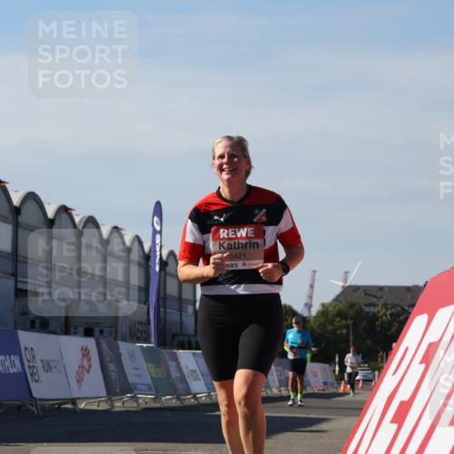 03.10.2025 - Köhlbrandbrückenlauf Luisa Fischer http://msf.ph/oto/9044299 03.10.2025 13:41:15 Ziel 5116, 5121, 5197, 5421, 6437 meine-sportfotos.de