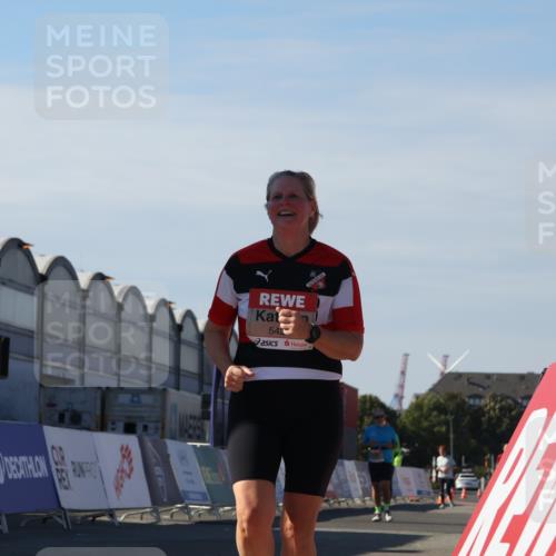 03.10.2025 - Köhlbrandbrückenlauf Luisa Fischer http://msf.ph/oto/9044303 03.10.2025 13:41:16 Ziel 5116, 5121, 5197, 5421, 6437 meine-sportfotos.de