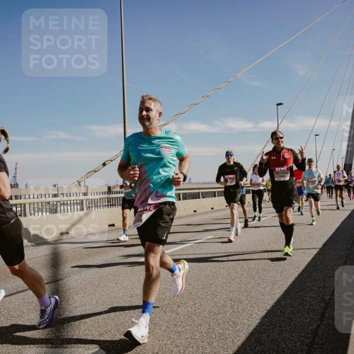 03.10.2025 - Köhlbrandbrückenlauf Michael Burmester http://msf.ph/oto/9044305 03.10.2025 12:26:02 Position 1  meine-sportfotos.de