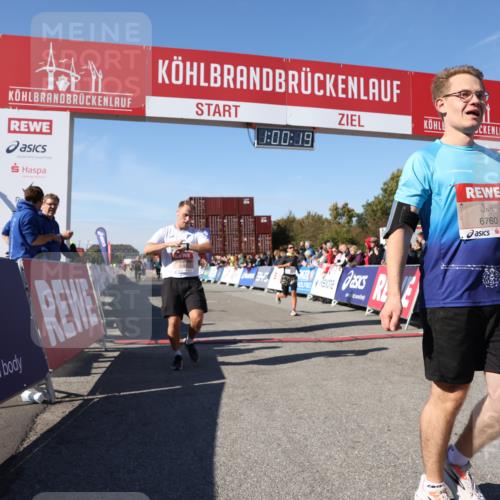 03.10.2025 - Köhlbrandbrückenlauf Lena Gebhardt http://msf.ph/oto/9044322 03.10.2025 13:00:19 Ziel 4020, 4192, 4250, 4275, 6097, 6203, 6236, 6707, 6760, 6798 meine-sportfotos.de